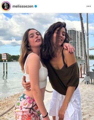 Sadakatsiz dizisinde yıldızı barışmayan Cansu Dere ve Melis Sezen, birlikte Amerika'ya tatile gittiler! 10 Sadakatsiz dizisinde yıldızı barışmayan Cansu Dere ve Melis Sezen, birlikte Amerika'ya tatile gittiler! 10