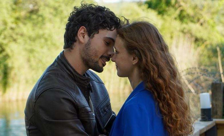 Ahsen Eroğlu ile Deniz Can Aktaş son dönemin en iyi dizi çifti! 7