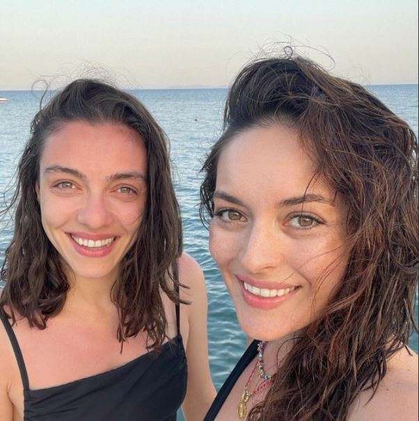 Alice Müzikali, Masumlar Apartmanı derken Merve Dizdar ile Ezgi Mola birbirinden kopamıyor! 8 Alice Müzikali, Masumlar Apartmanı derken Merve Dizdar ile Ezgi Mola birbirinden kopamıyor! 8