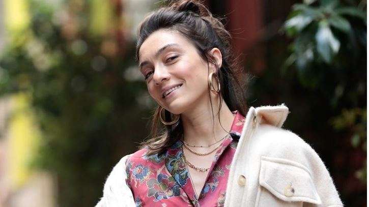 İşte Masumlar Apartmanı'nın Gülben'i Merve Dizdar'ın gerçek ablası, annesi ve babası... 10