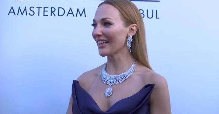 Meryem Uzerli kendi hayatının film olması için anlaşma yaptı! 7