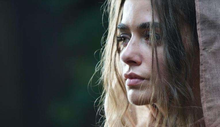 Hande Erçel'i özleyenlere yeni proje müjdesi! 9