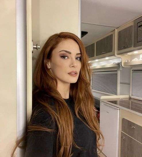 Hayranları, Gülümse Kaderine dizisi ile ekranlara dönecek olan Mine Tugay'ı izlemek için sabırsızlanıyor!.. 7 Hayranları, Gülümse Kaderine dizisi ile ekranlara dönecek olan Mine Tugay'ı izlemek için sabırsızlanıyor!.. 7