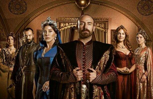 Cansu Dere arşivinden bir fotoğraf çıkardı, üç ünlü o diziyi hatırlattı! 10