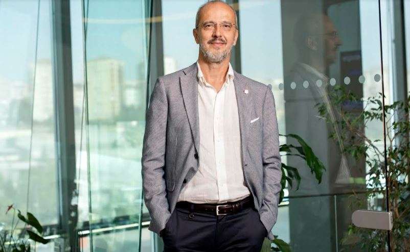 Yaprak Dökümü'nden Kavak Yelleri'ne kadar Türk dizileri yeni platform ile dünyanın dört bir yanına yayılıyor 7 Yaprak Dökümü'nden Kavak Yelleri'ne kadar Türk dizileri yeni platform ile dünyanın dört bir yanına yayılıyor 7