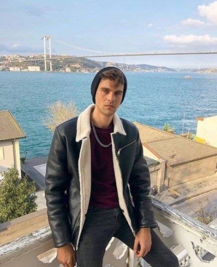 İdris Nebi Taşkan son paylaşımıyla hayranlarını çok sevilen dizinin setine götürdü! 7 İdris Nebi Taşkan son paylaşımıyla hayranlarını çok sevilen dizinin setine götürdü! 7