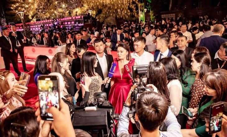 Nurgül Yeşilçay, Özbekistan'da gördüğü ilgiden memnun kaldı! 8