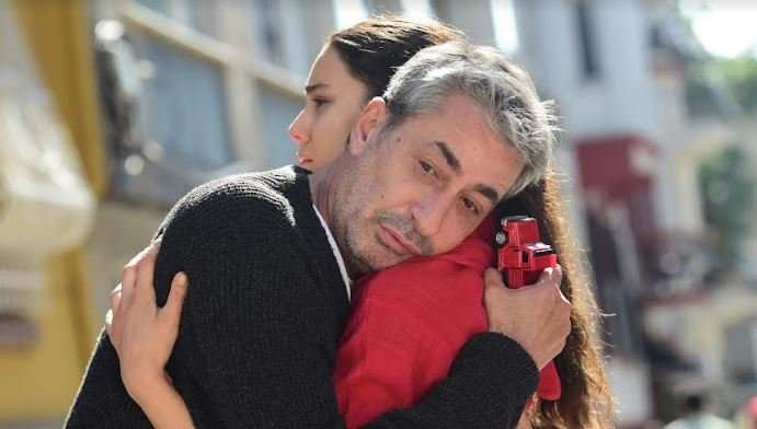 O Kız’ın ilk tanıtımında Erkan Petekkaya’yı görenler gözlerine inanamadı! 8 O Kız’ın ilk tanıtımında Erkan Petekkaya’yı görenler gözlerine inanamadı! 8