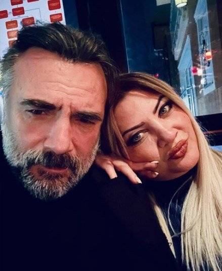 Oktay Kaynarca'nın yanındaki güzeli gören hayranları dönüp bir daha baktı!.. 7 Oktay Kaynarca'nın yanındaki güzeli gören hayranları dönüp bir daha baktı!.. 7