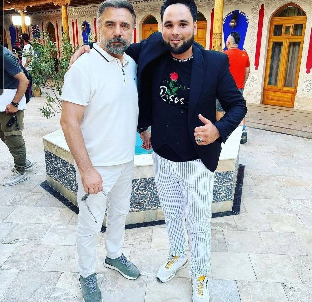 Oktay Kaynarca’yı ekrana döndüren Ben Bu Cihana Sığmazam setinden heyecan yaratan fotoğraf! 98 Oktay Kaynarca’yı ekrana döndüren Ben Bu Cihana Sığmazam setinden heyecan yaratan fotoğraf! 98