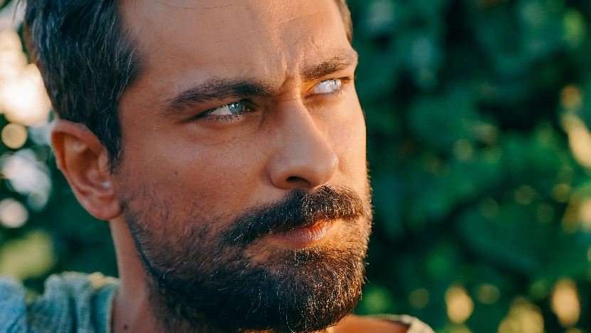 Mahkum'da oynayan Onur Tuna'yı 'Benden Ne Olur?' filmindeki rolüyle tanıyamayacaksınız! 8 Mahkum'da oynayan Onur Tuna'yı 'Benden Ne Olur?' filmindeki rolüyle tanıyamayacaksınız! 8