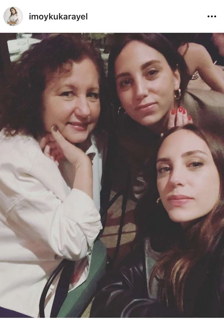 İşte Öykü Karayel'in annesi ve ikizi... 7