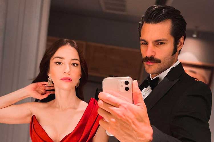 Serkan Çayoğlu ekim ayında evlilik teklifi yapmıştı