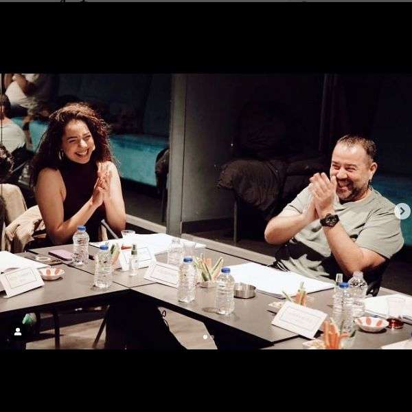 Özge Özacar, Ata Demirer'in beklenen filmi Bursa Bülbülü'nün kadrosuna dahil olduğu için çok heyecanlı! 7 Özge Özacar, Ata Demirer'in beklenen filmi Bursa Bülbülü'nün kadrosuna dahil olduğu için çok heyecanlı! 7