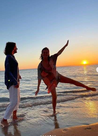 Doğumuna 3 hafta kala Özge Özpirinçci'den bikinili pozlar 12