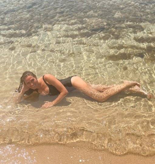Özge Borak ile annesinin fotoğrafını gören oyuncu arkadaşları şaştı kaldı!.. 8 Özge Borak ile annesinin fotoğrafını gören oyuncu arkadaşları şaştı kaldı!.. 8