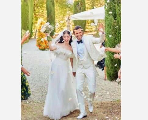 Hiç görmemiş! Özge Gürel, prensesler gibi olduğu gelinliğinin hikayesiyle şaşırttı! 18