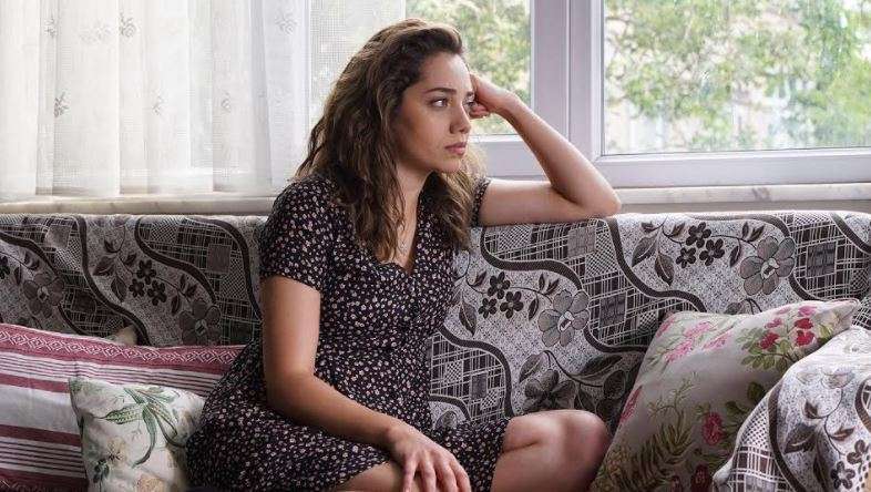 Özge Özacar'a dizi kariyerinde piyango gibi rol! 8