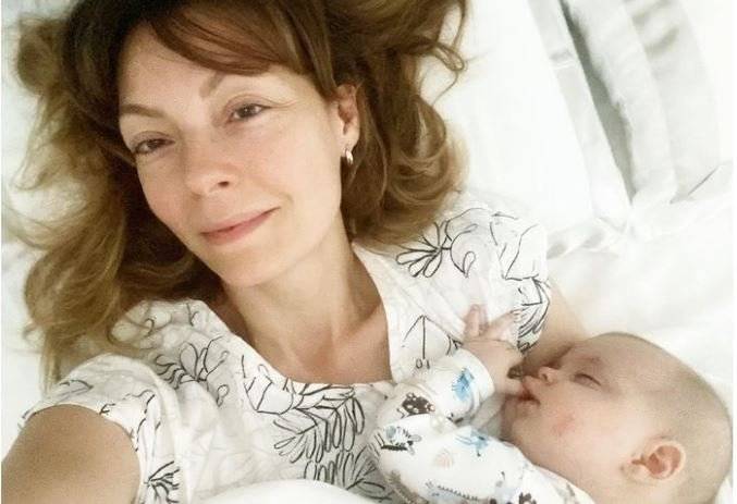 Sadakatsiz dizisinde Özge Özder'in karanının bir benzerini Demet Evgar aldı! 8