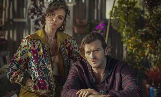 Kıvanç Tatlıtuğ hayranlarını sevindiren yeni projesinde, beklenmeyen erteleme! 8