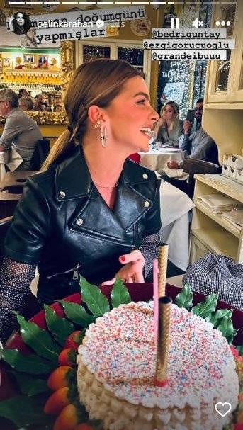 Pelin Karahan, geçmiş doğum gününü İtalya'da da kutladı!.. 8 Pelin Karahan, geçmiş doğum gününü İtalya'da da kutladı!.. 8