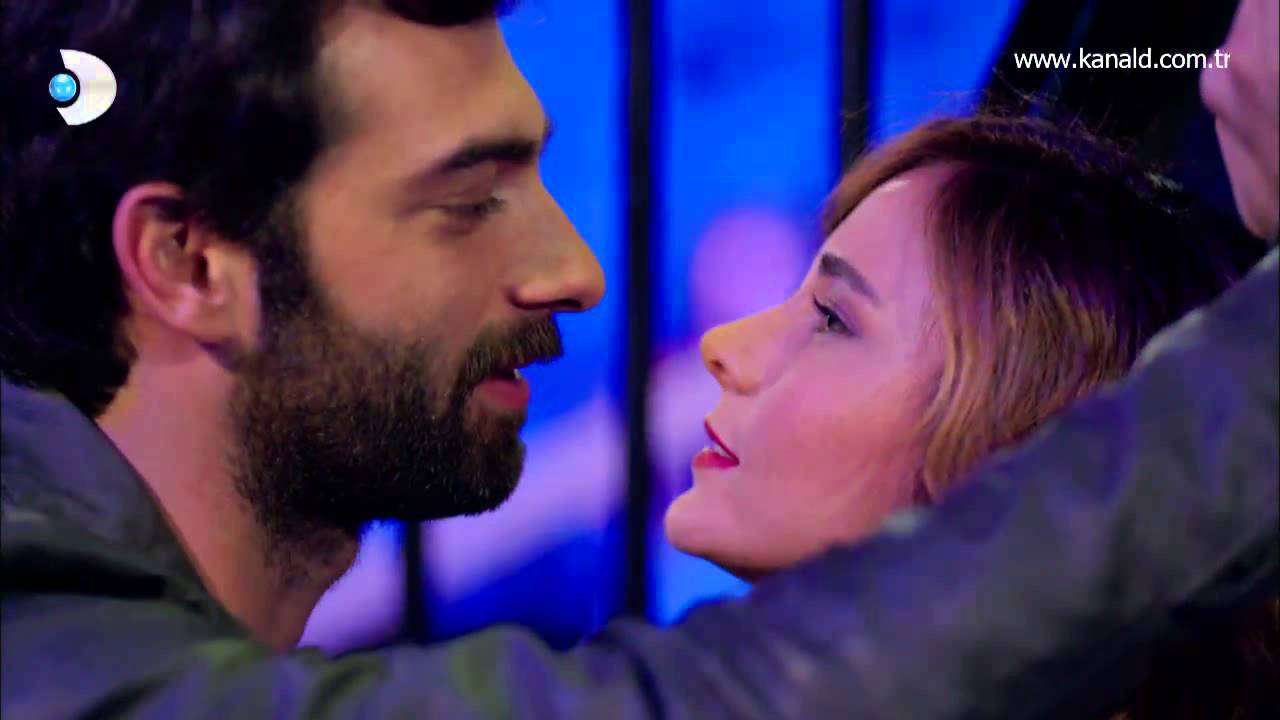 İlker Kaleli ödül aldığı gecede yaptığı konuşmasıyla geceye damga vurdu! 1