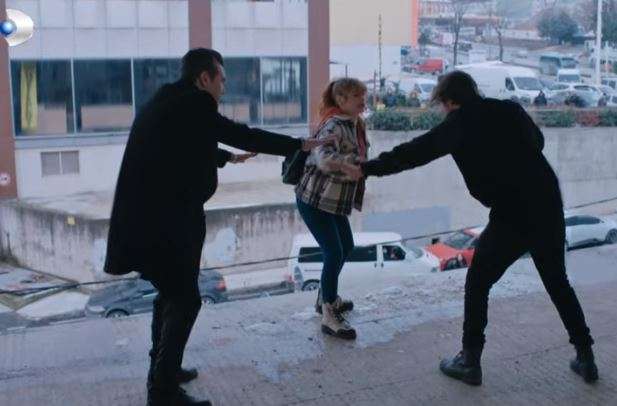 Sadakatsiz dizisinden ayrıldı sanılmıştı ama gitmiyor! 7