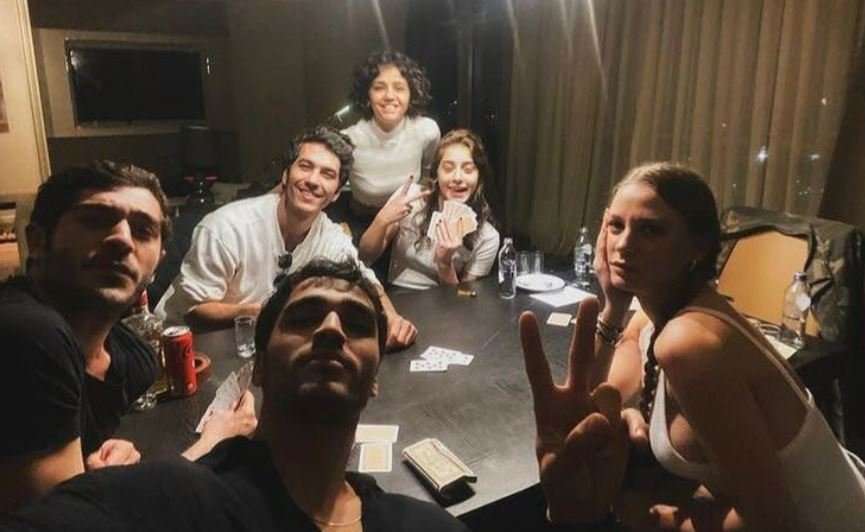 Burak Deniz müjdeyi verdi; Şahmeran dizisinin yayın tarihi ortaya çıktı! 8 Burak Deniz müjdeyi verdi; Şahmeran dizisinin yayın tarihi ortaya çıktı! 8