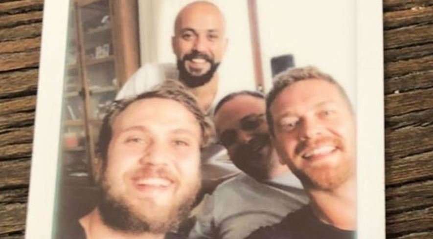 Sarp Akkaya yeni dizisinde Çukur'dan bakın hangi rol arkadaşı ile buluştu? 70 Sarp Akkaya yeni dizisinde Çukur'dan bakın hangi rol arkadaşı ile buluştu? 70