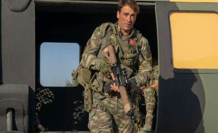 6 yıldır savaşçı rollerde izlediğimiz Sarp Levendoğlu yeni sezonda bambaşka birisine dönüşecek! 49 6 yıldır savaşçı rollerde izlediğimiz Sarp Levendoğlu yeni sezonda bambaşka birisine dönüşecek! 49