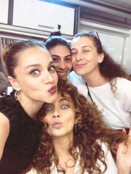 Çukur dizisinden sonra Damla Sönmez yeni projesinin çok mutlu! 3