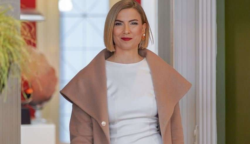 Yasak Elma dizisi bir ünlü oyuncuyu daha hayranları ile buluşturdu! 8