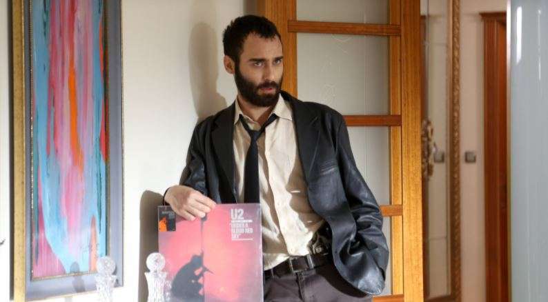 Seçkin Özdemir, Baş Belası dizisindeki yeni imajıyla şaşırtıyor! 8