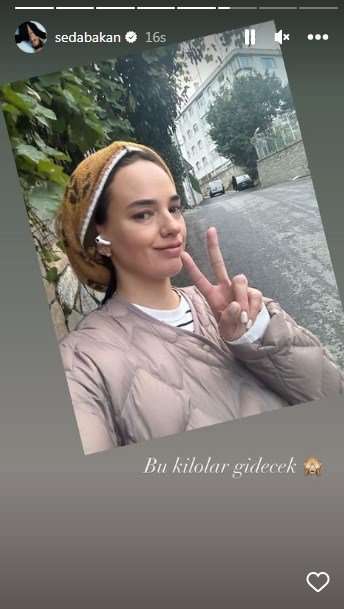 Doğum kilolarını vermeye çalışan oyuncu Seda Bakan hangi yiyeceğe yenik düştü? 8 Doğum kilolarını vermeye çalışan oyuncu Seda Bakan hangi yiyeceğe yenik düştü? 8