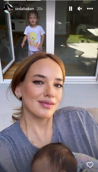Ünlü oyuncu Seda Bakan tüm vaktini kızlarıyla geçiriyor!.. 8 Ünlü oyuncu Seda Bakan tüm vaktini kızlarıyla geçiriyor!.. 8