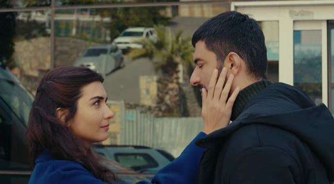 Tuba Büyüküstün, Sefirin Kızı paylaşımlarıyla hayranlarını mest ediyor 11