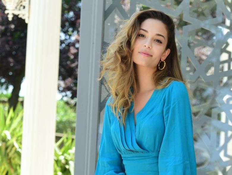 Kazar Aşk dizisinin Nazlı'sı Selin Işık, ekrana çok hırslı bir karakterle döndü 8 Kazar Aşk dizisinin Nazlı'sı Selin Işık, ekrana çok hırslı bir karakterle döndü 8