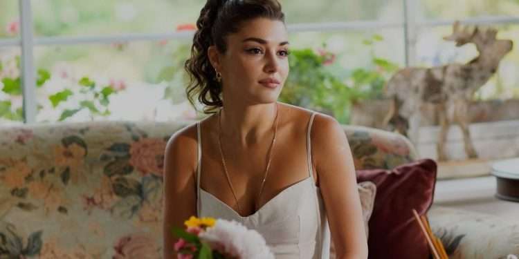 Hande Erçel hayalindeki rolü merak ediyor musunuz? 8
