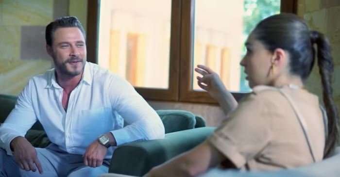 İşte bu yazın favori dizi çiftlerinden Cemre Baysel ve Burak Çelik'in kamera arkasındaki halleri 7