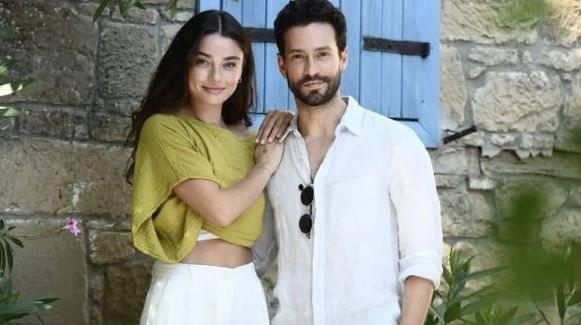Ekin Koç ve Ayça Ayşin Turan, tek fotoğraf ile izleyenlerin gönlünü şimdiden çaldılar! 79