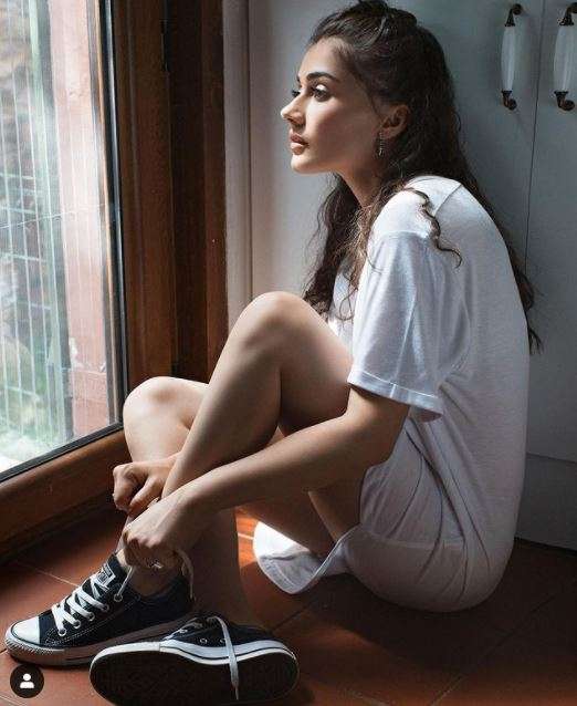 Sevda Erginci, Burcu Özberk ve Serenay Sarıkaya'dan iltifatları patlatan pozlar! 10