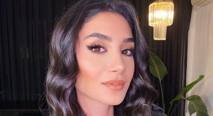 Sen Çal Kapımı'nın Figen'i Sitare Akbaş büyük ödül kazandı, tebrikleri kabul ediyor! 21 Sen Çal Kapımı'nın Figen'i Sitare Akbaş büyük ödül kazandı, tebrikleri kabul ediyor! 21