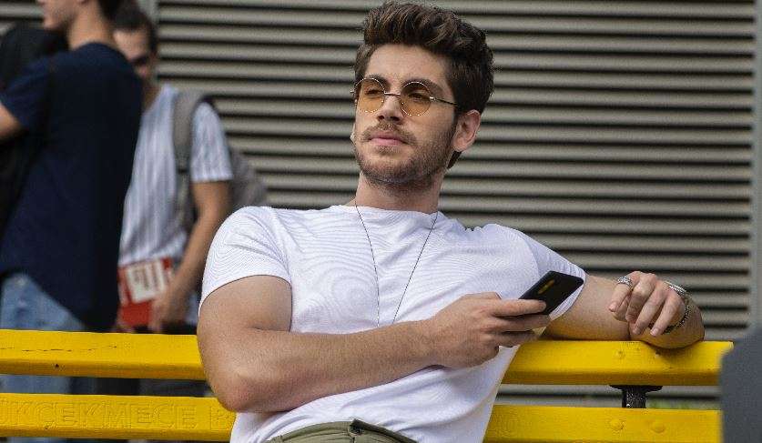 Sol Yanım dizinin Burak'ı Emre Bey'e bir yılda dört dizide yer almak yetmedi! 7