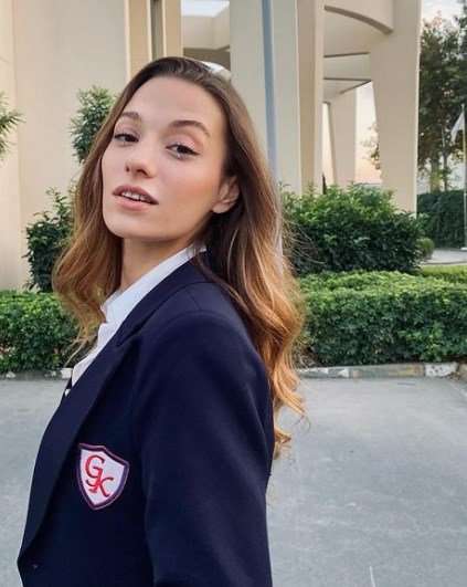 Duy Beni'nin parlayan yıldızı Sümeyye Aydoğan'a bir de bu açıdan bakın!.. 7