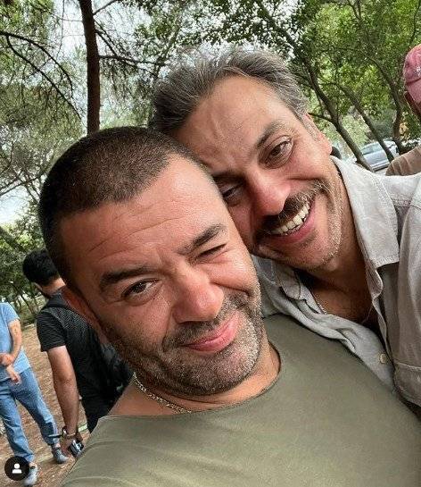 Cem Yılmaz'dan Erşan Kuneri dizisindeki rol arkadaşlarına büyük destek!.. 7 Cem Yılmaz'dan Erşan Kuneri dizisindeki rol arkadaşlarına büyük destek!.. 7