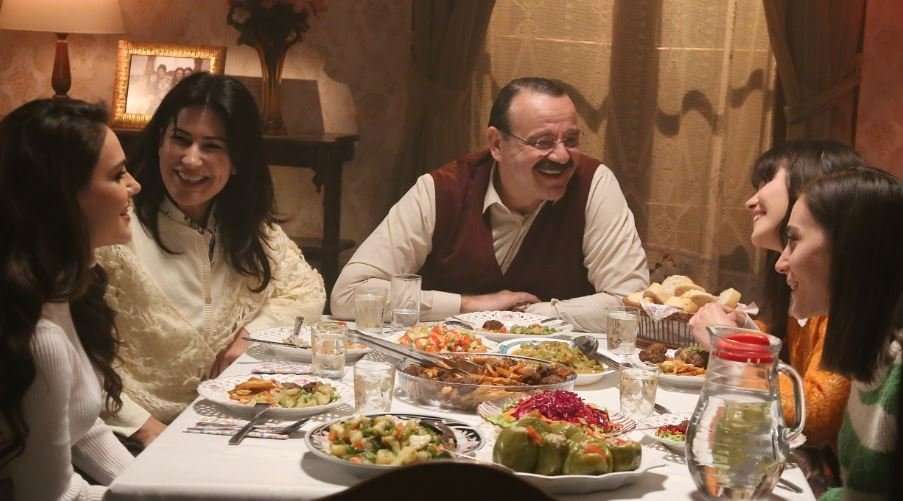 Baba ve Üç Kız Kardeş dizisi burun buruna bir yarışa girdi! 8