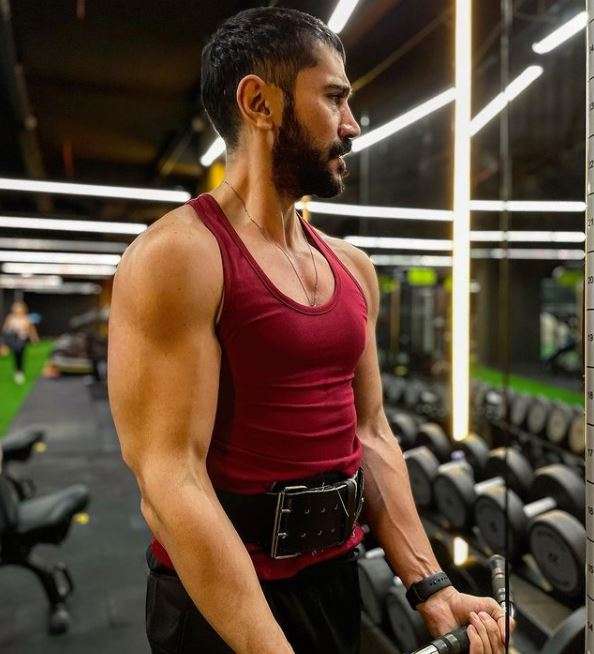 Bir Zamanlar Çukurova dizisini bırakan Uğur Güneş, yeni rotasını çizdi! 8
