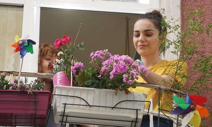 Yağmur Tanrısevsin, Kalp Yarası dizisinde hayranlık uyandıracak! 8 Yağmur Tanrısevsin, Kalp Yarası dizisinde hayranlık uyandıracak! 8