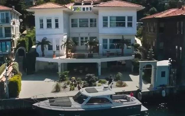 Dikkatli izleyiciler, Yalı Çapkını dizisinin bölüm sonunda, o çok özel notu gördüler! 9 Dikkatli izleyiciler, Yalı Çapkını dizisinin bölüm sonunda, o çok özel notu gördüler! 9
