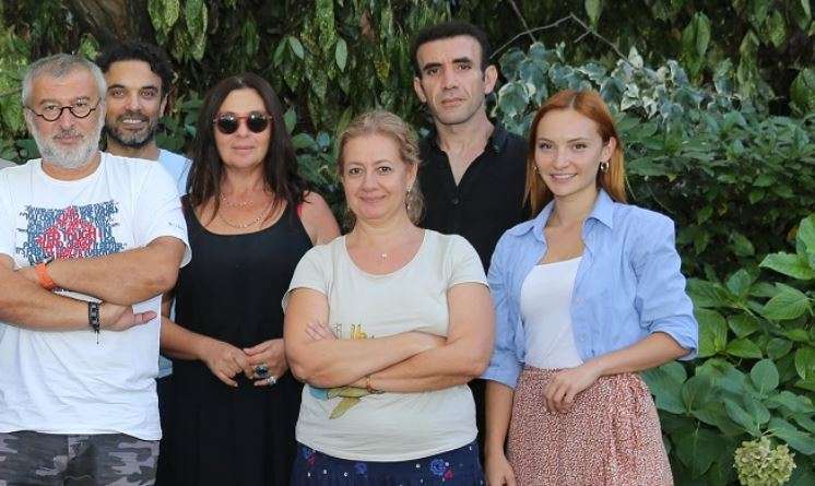 Sen Çal Kapımı bitti, Başak Gümülcinelioğlu için yeni dizi macerası hemen başladı! 21